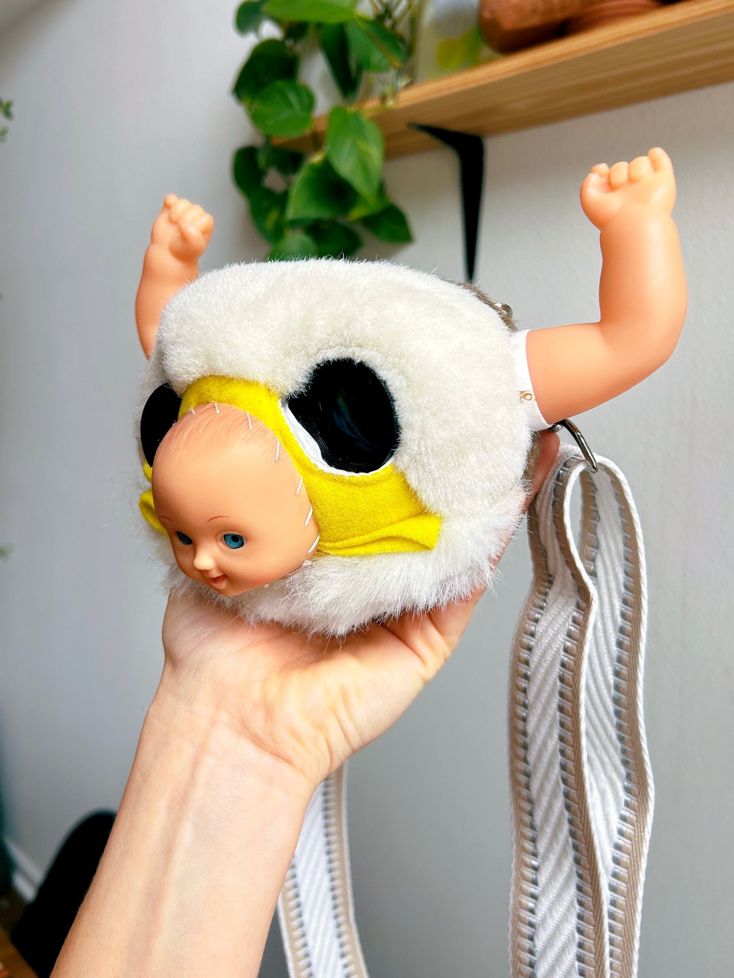 Baby Eagle (BINOCULARS / ADJUSTABLE STRAP)