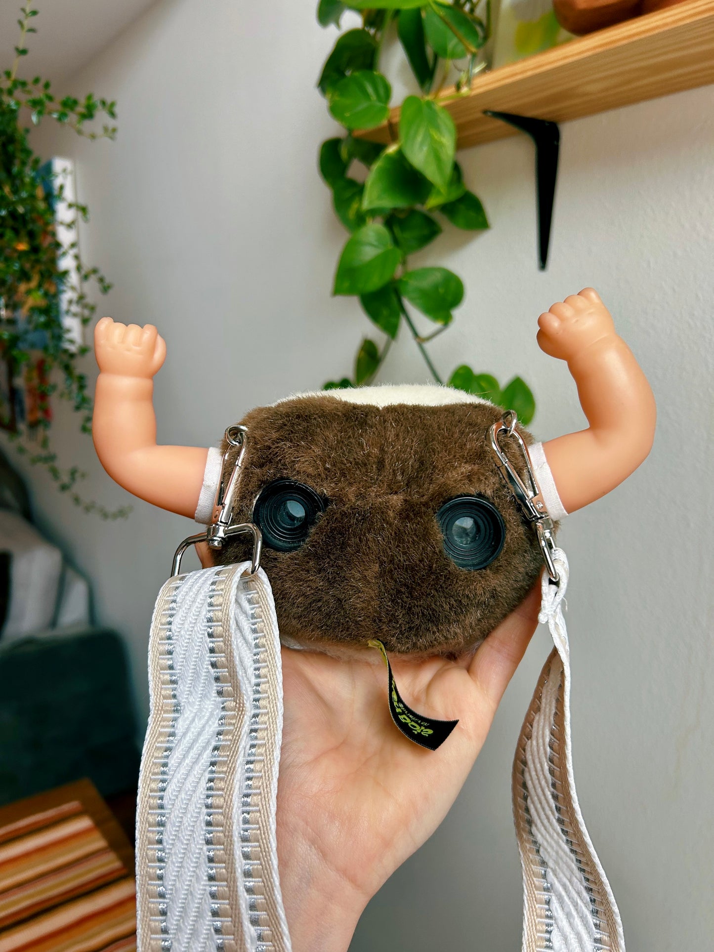 Baby Eagle (BINOCULARS / ADJUSTABLE STRAP)