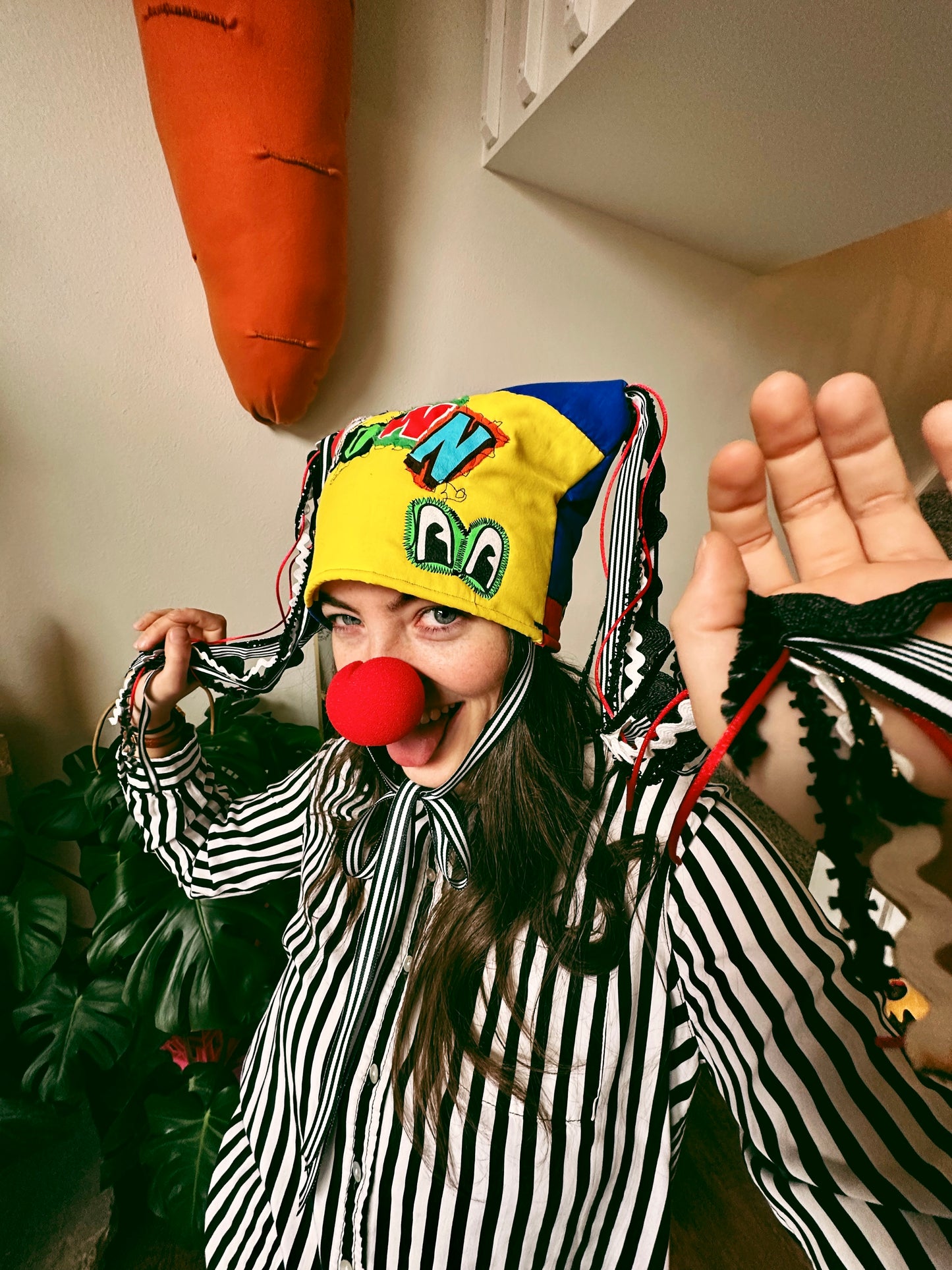1-800 Clown Ribbon Hat (22" circ x 8" tall)