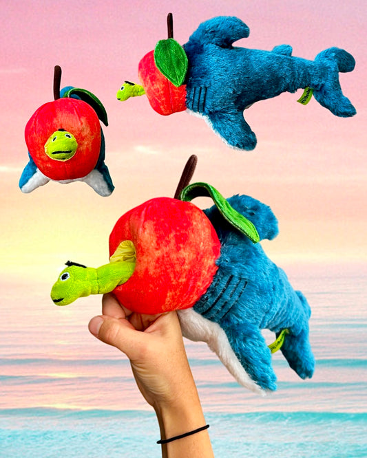Apple Shark (FINGER PUPPET WORM)